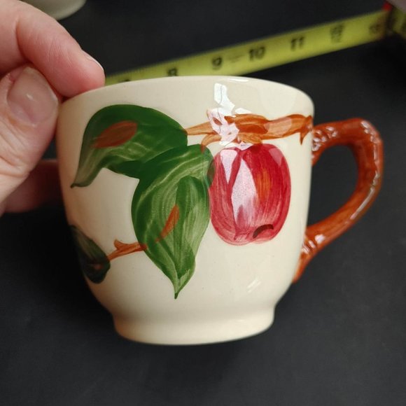 Vintage Franciscan Apple Tea Cups, Saucers & Creamer Lot 5 Pieces - Picture 4 of 9